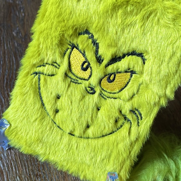 Grinch Luggage Tag & Passport Cover - Picture 5 of 8